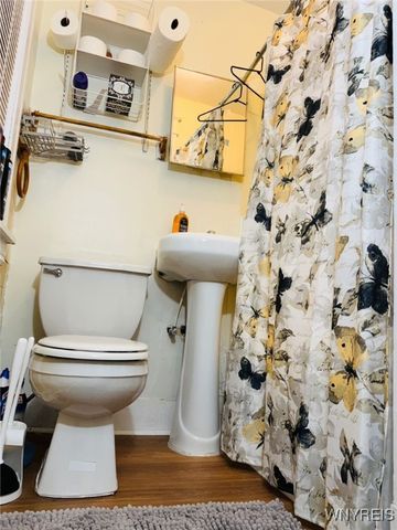 2523 Falls Street, Niagara Falls, NY 14303