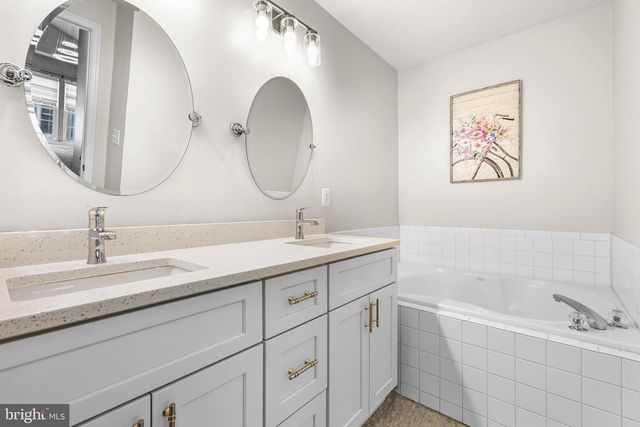 9884 SOUNDING SHORE LN, Bristow, VA 20136