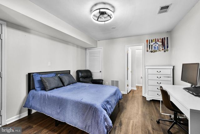 9884 SOUNDING SHORE LN, Bristow, VA 20136