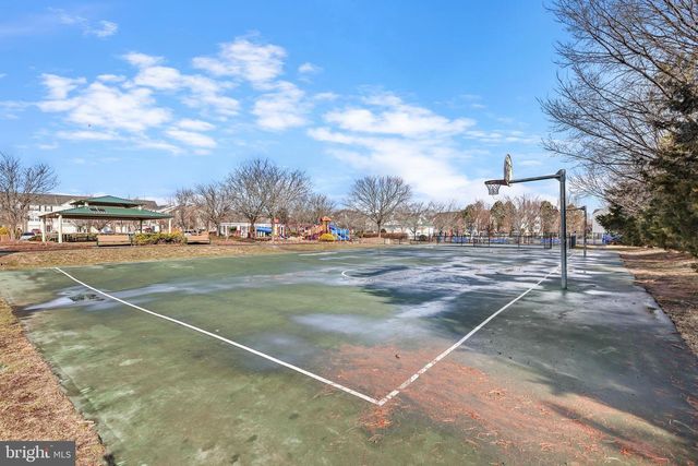 9884 SOUNDING SHORE LN, Bristow, VA 20136