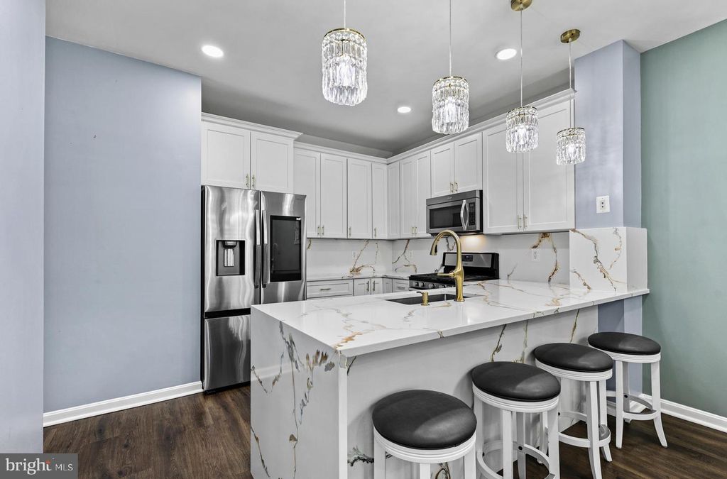 9884 SOUNDING SHORE LN, Bristow, VA 20136