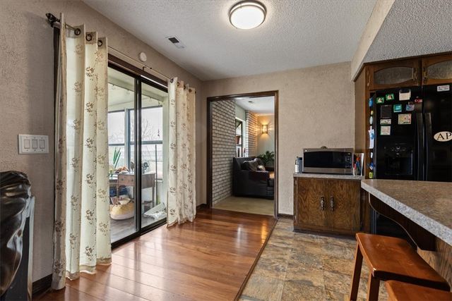 1802 SE Crouch Street, Bentonville, AR 72712