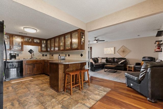 1802 SE Crouch Street, Bentonville, AR 72712