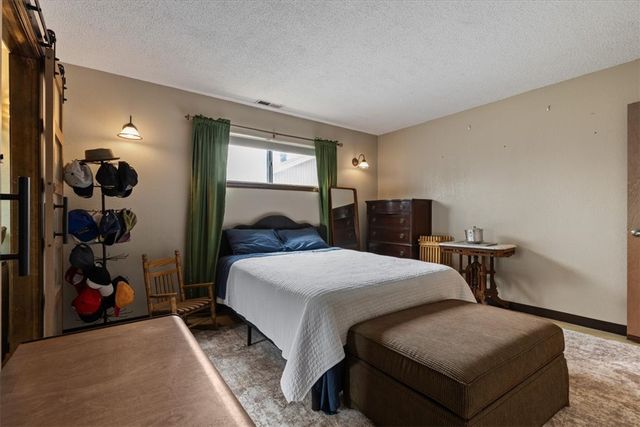 1802 SE Crouch Street, Bentonville, AR 72712