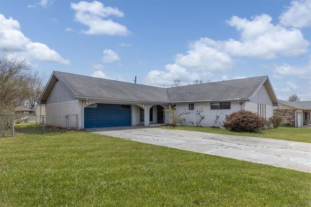 1802 SE Crouch Street, Bentonville, AR 72712