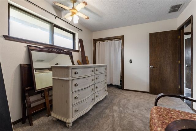 1802 SE Crouch Street, Bentonville, AR 72712