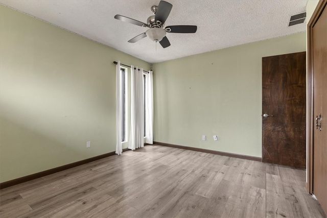 1802 SE Crouch Street, Bentonville, AR 72712