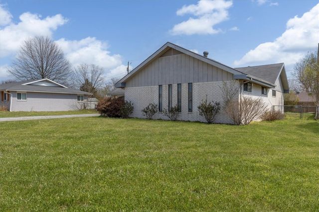 1802 SE Crouch Street, Bentonville, AR 72712