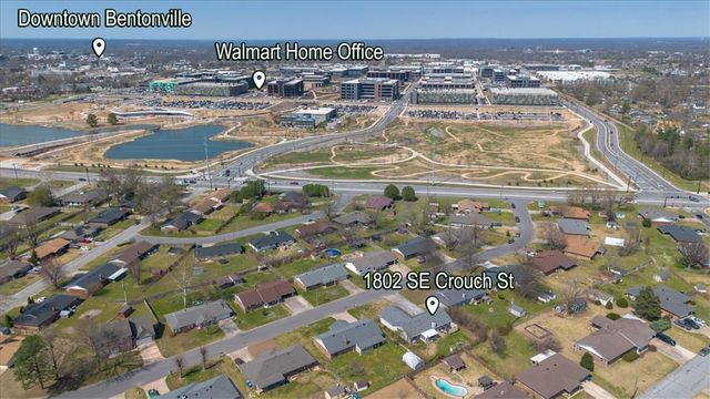 1802 SE Crouch Street, Bentonville, AR 72712