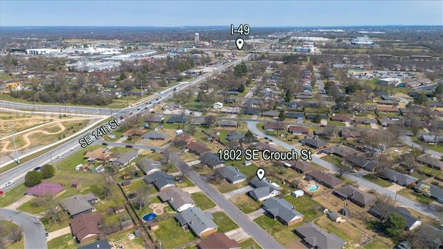 1802 SE Crouch Street, Bentonville, AR 72712