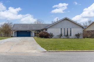 1802 SE Crouch Street, Bentonville, AR 72712