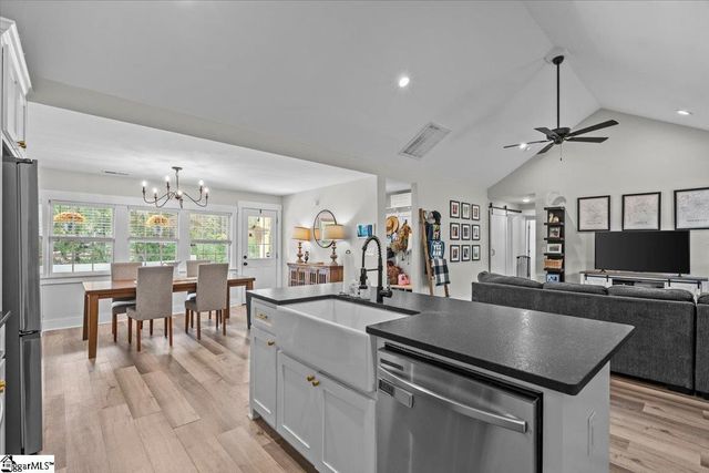 1141 Old Hills Bridge Road, Pauline, SC 29374