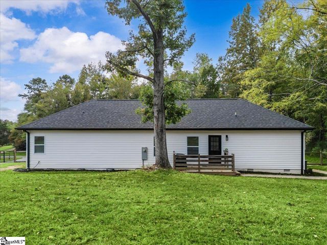 1141 Old Hills Bridge Road, Pauline, SC 29374