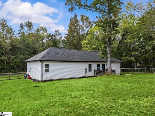 1141 Old Hills Bridge Road, Pauline, SC 29374