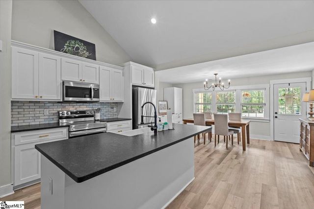 1141 Old Hills Bridge Road, Pauline, SC 29374