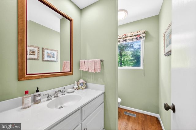 1003 PRIORY PL, Mclean, VA 22101