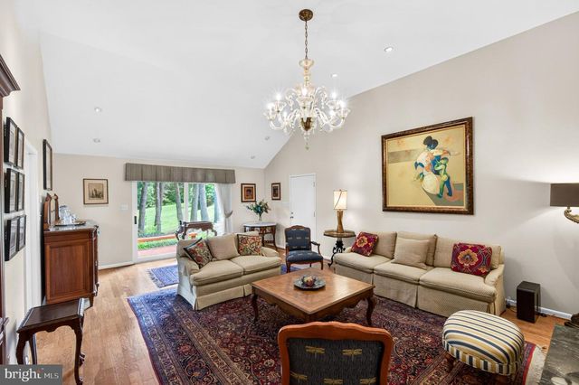1003 PRIORY PL, Mclean, VA 22101