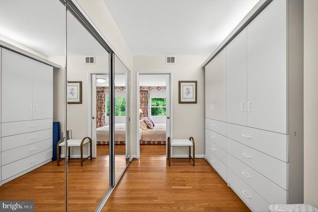 1003 PRIORY PL, Mclean, VA 22101