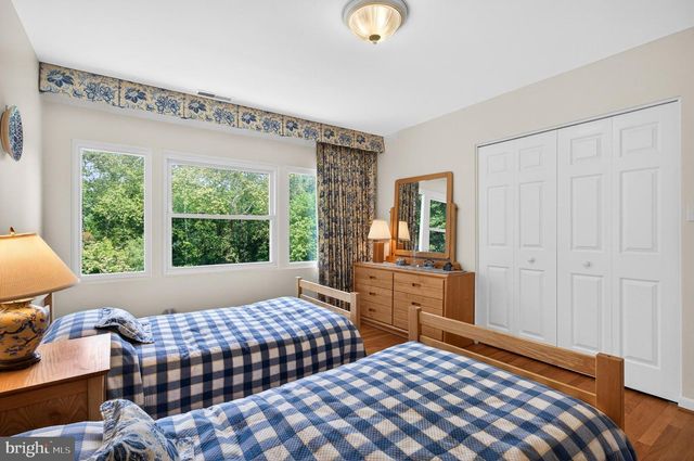 1003 PRIORY PL, Mclean, VA 22101