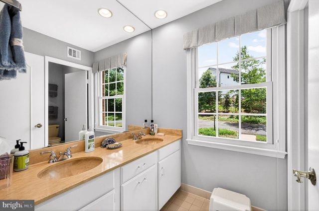 1003 PRIORY PL, Mclean, VA 22101