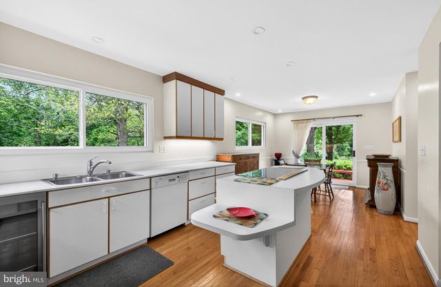 1003 PRIORY PL, Mclean, VA 22101