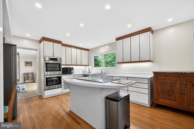 1003 PRIORY PL, Mclean, VA 22101