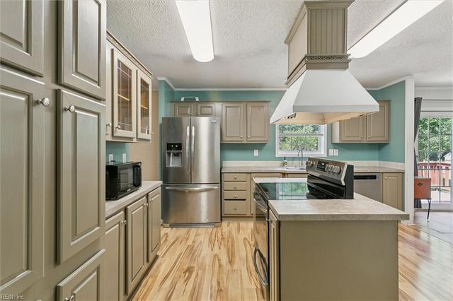 9536 Heron CT, Gloucester, VA 23061