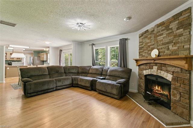 9536 Heron CT, Gloucester, VA 23061