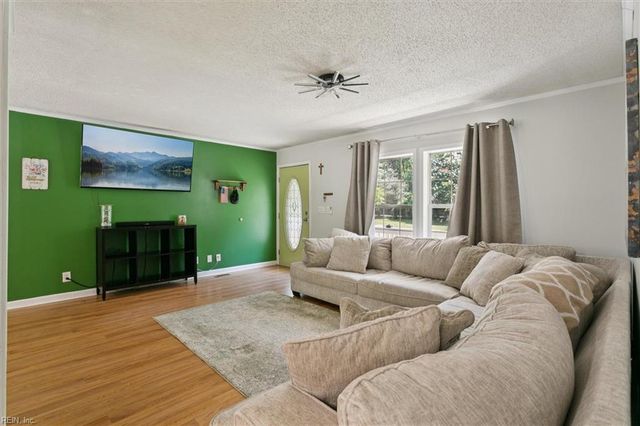 9536 Heron CT, Gloucester, VA 23061