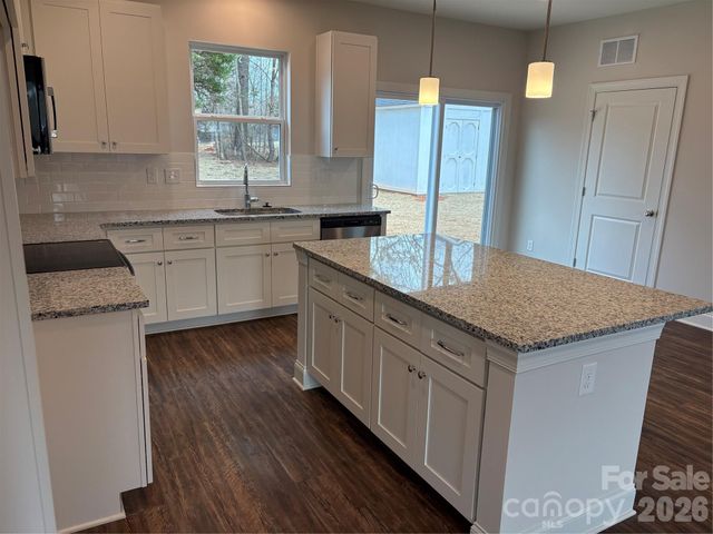 605 E Hartford Avenue, Bessemer City, NC 28016