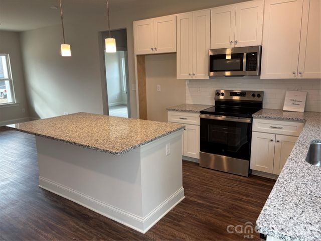 605 E Hartford Avenue, Bessemer City, NC 28016