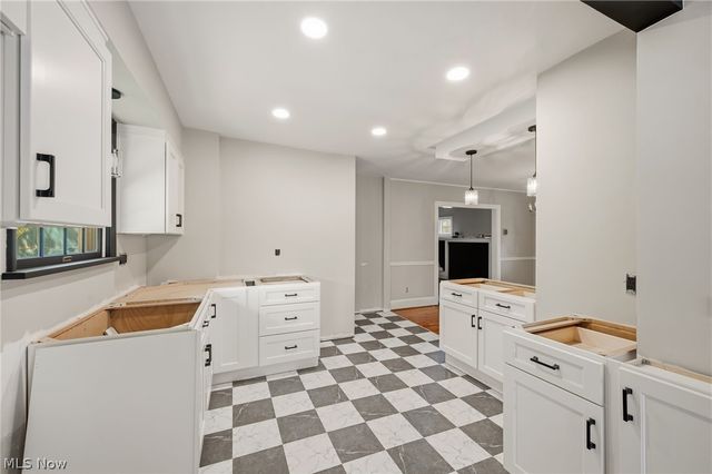 1351 Manor Park Avenue, Lakewood, OH 44107