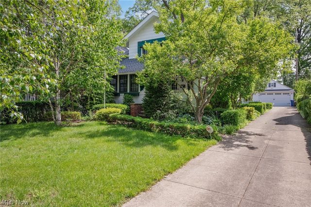 1351 Manor Park Avenue, Lakewood, OH 44107