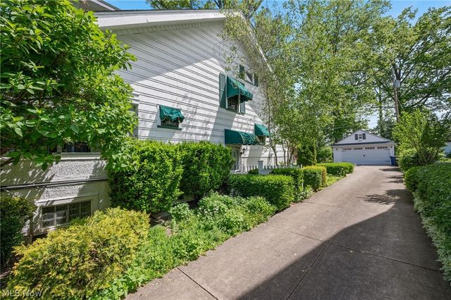 1351 Manor Park Avenue, Lakewood, OH 44107