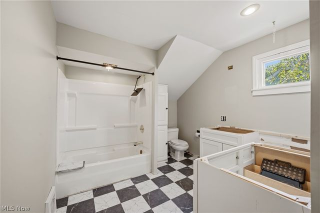 1351 Manor Park Avenue, Lakewood, OH 44107