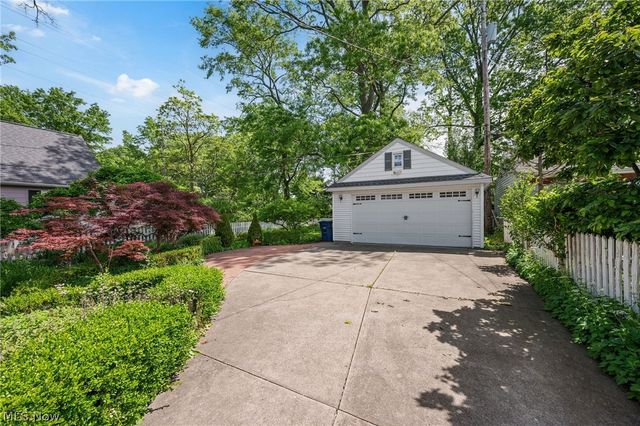 1351 Manor Park Avenue, Lakewood, OH 44107