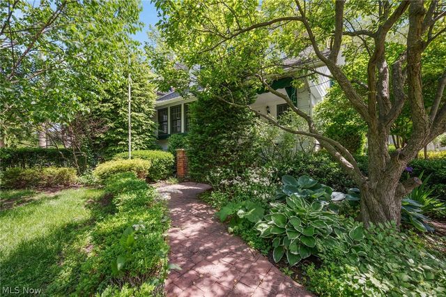 1351 Manor Park Avenue, Lakewood, OH 44107