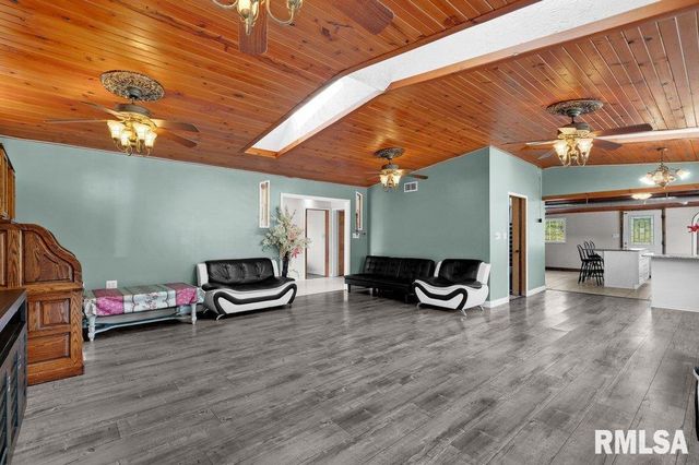 705 13TH Street W, Milan, IL 61264