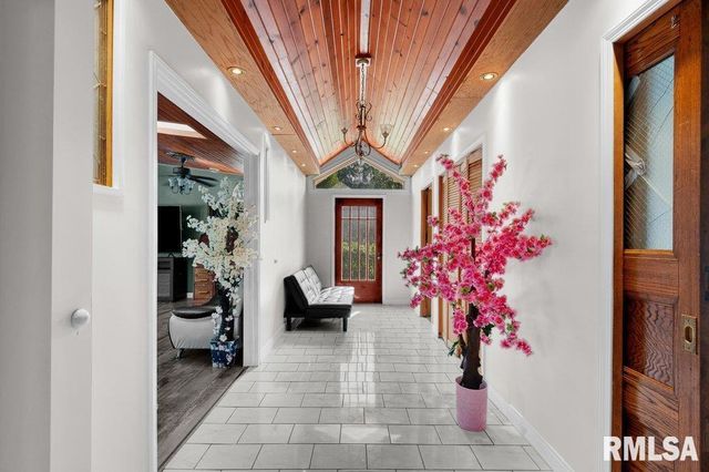 705 13TH Street W, Milan, IL 61264