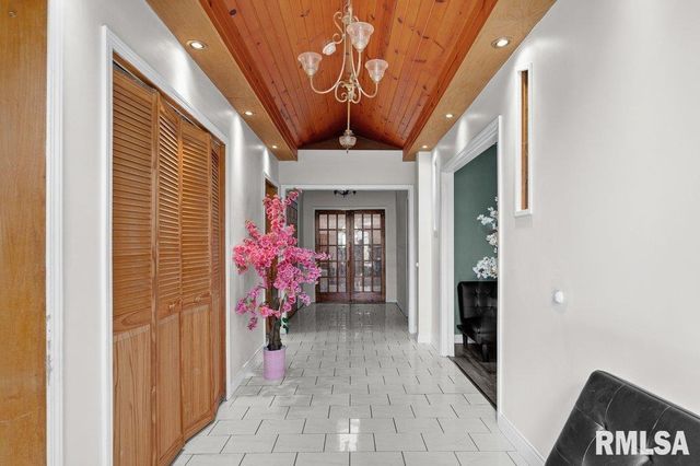 705 13TH Street W, Milan, IL 61264