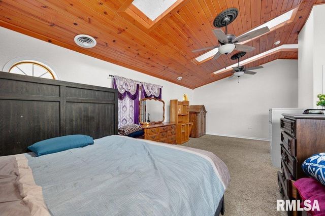 705 13TH Street W, Milan, IL 61264