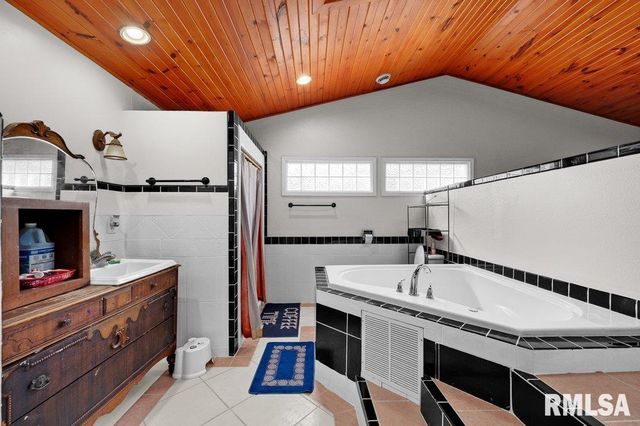 705 13TH Street W, Milan, IL 61264