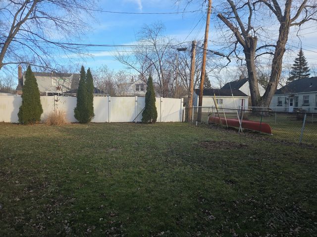 7 Beverly Boulevard, Hobart, IN 46342