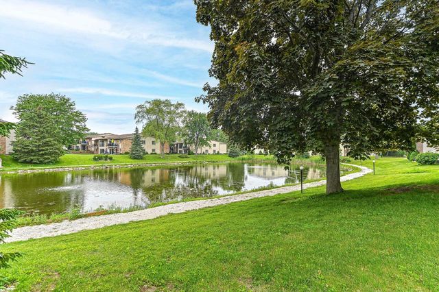 W168N11501 El Camino DRIVE #2, Germantown, WI 53022