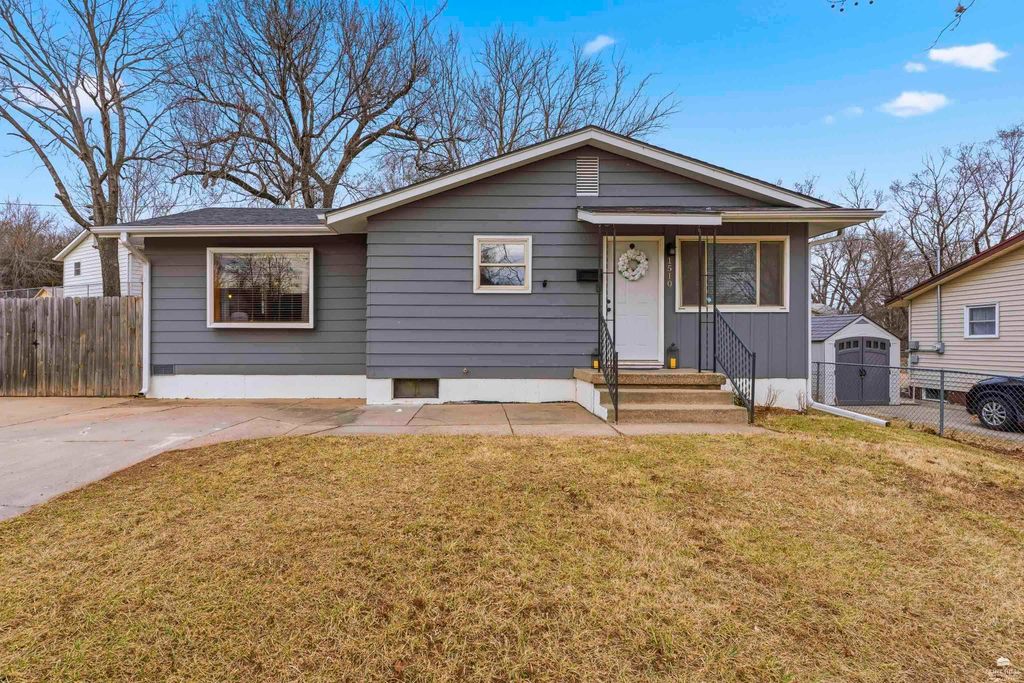 1510 W 16TH Street, Junction City, KS 66441