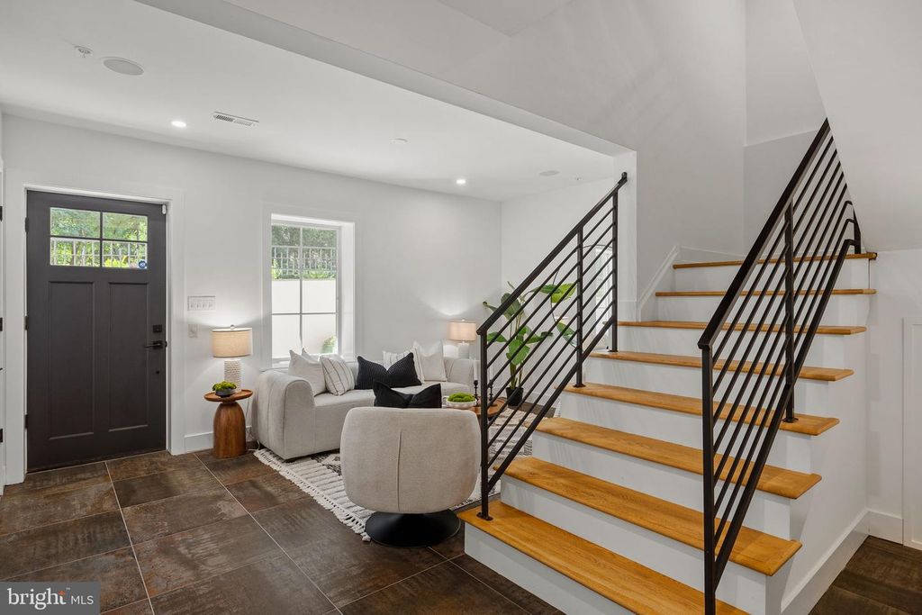 8215 SHAWNEE ST, PHILADELPHIA, PA 19118 — photo 4