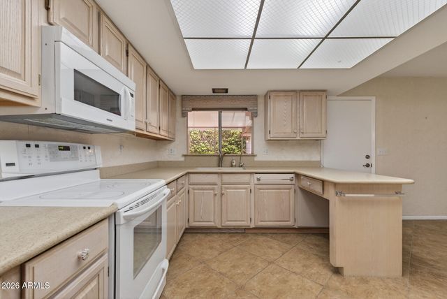 10707 W CAMEO Drive, Sun City, AZ 85351