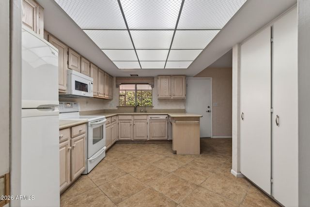 10707 W CAMEO Drive, Sun City, AZ 85351