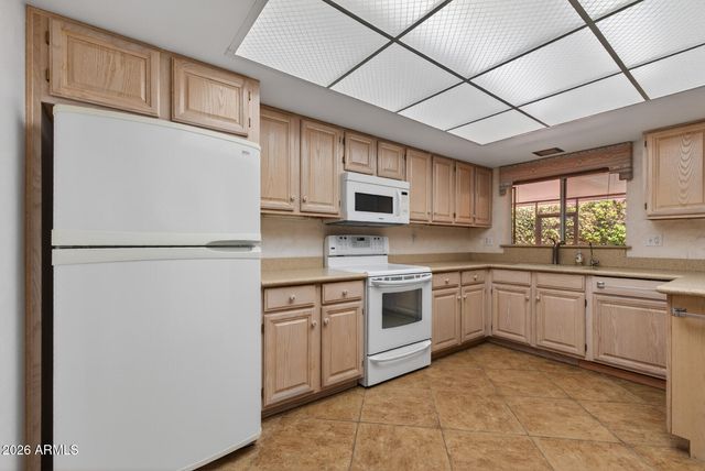 10707 W CAMEO Drive, Sun City, AZ 85351