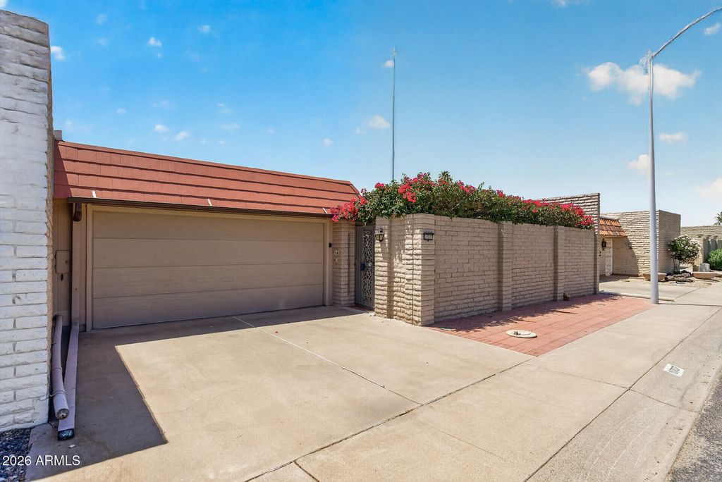 10707 W CAMEO Drive, Sun City, AZ 85351